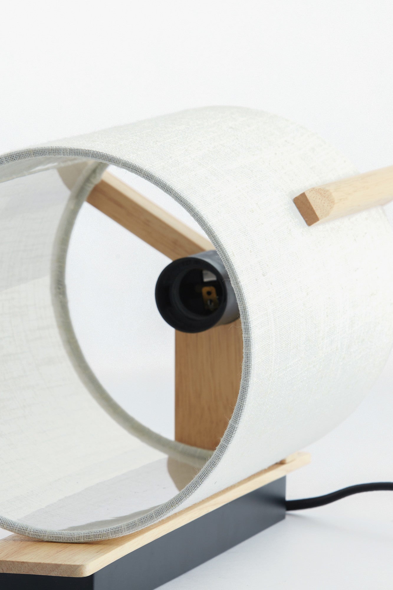 witte-lampenkap-in-cilinderdesign-light-living-litto-variant-image6