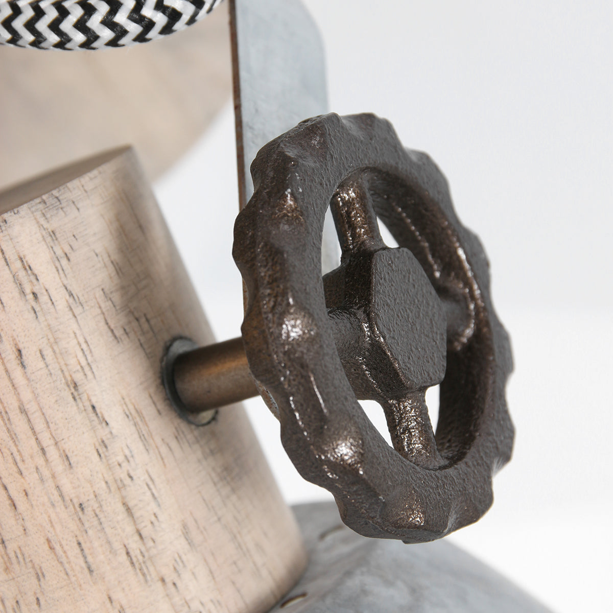 industriele-metalen-drielichts-plafondspot-mexlite-gearwood-variant-image5