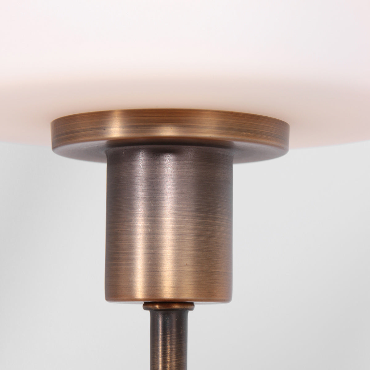 klassieke-bronzen-metalen-tafellamp-steinhauer-ancilla-variant-image4