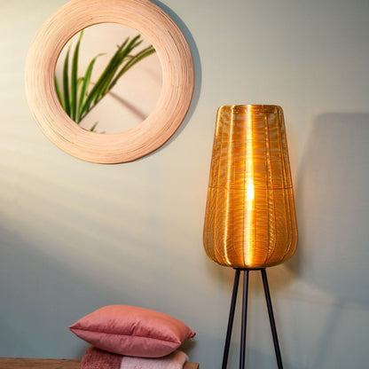 gouden-draadvloerlamp-met-standaard-light-living-adeta-ai-sfeer_image