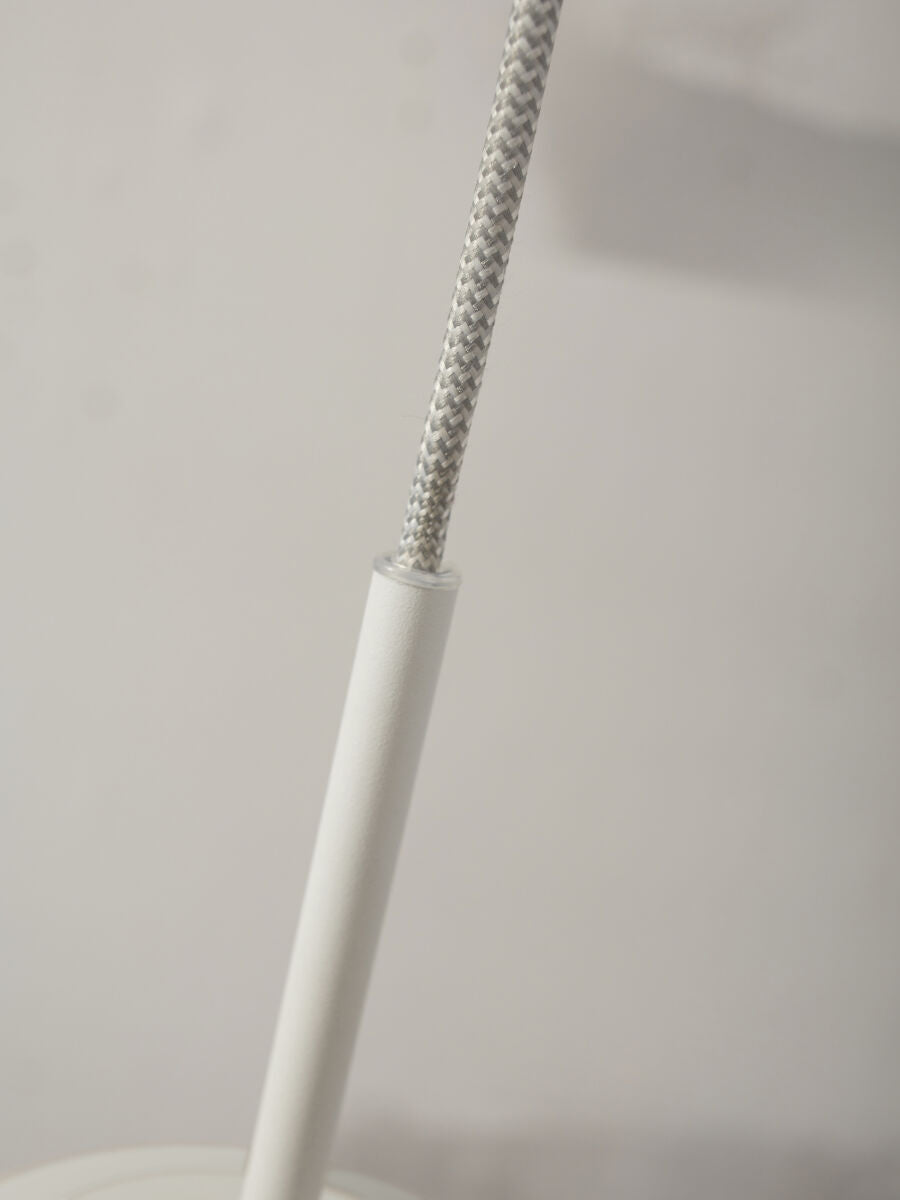 witte-glazen-hanglamp-metaal-modern-its-about-romi-helsinki-variant-image5