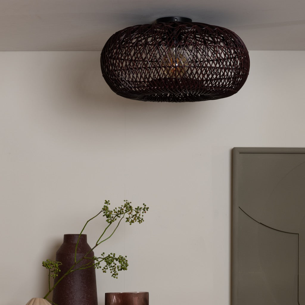 Varm bordeauxrød rattan loftlampe GOOD&MOJO Arizona – stemningsbillede