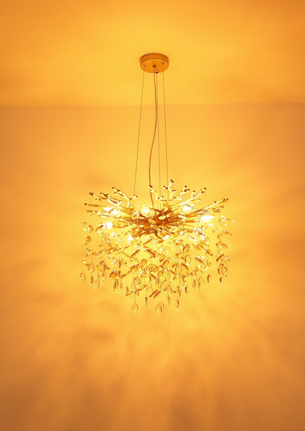 Grande candelabro de cristal dourado – imagem 3