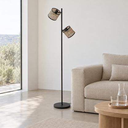 Sort gulvlampe med to bambusskærme Mexlite Sumba – stemningsbillede