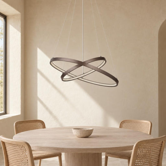 Hnědé závěsné LED svítidlo Obolg Ralph s prstencovým designem – fotografie v interiéru