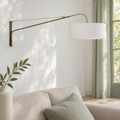 bronzen-wandlamp-met-wit-linnen-kap-steinhauer-elegant-classy-ai-sfeer_image