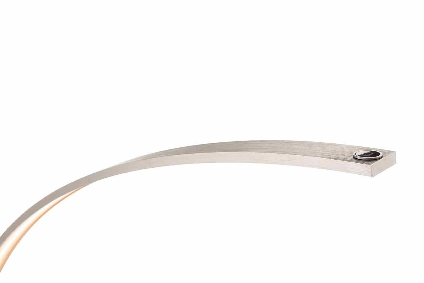 minimalistische-gebogen-vloerlamp-nikkel-globo-sahara-variant-image1