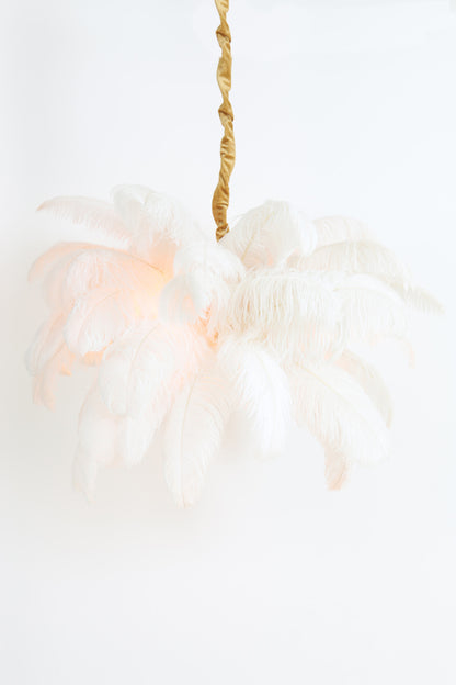 klassieke-witte-veren-hanglamp-met-goud-light-living-feather-variant-image3