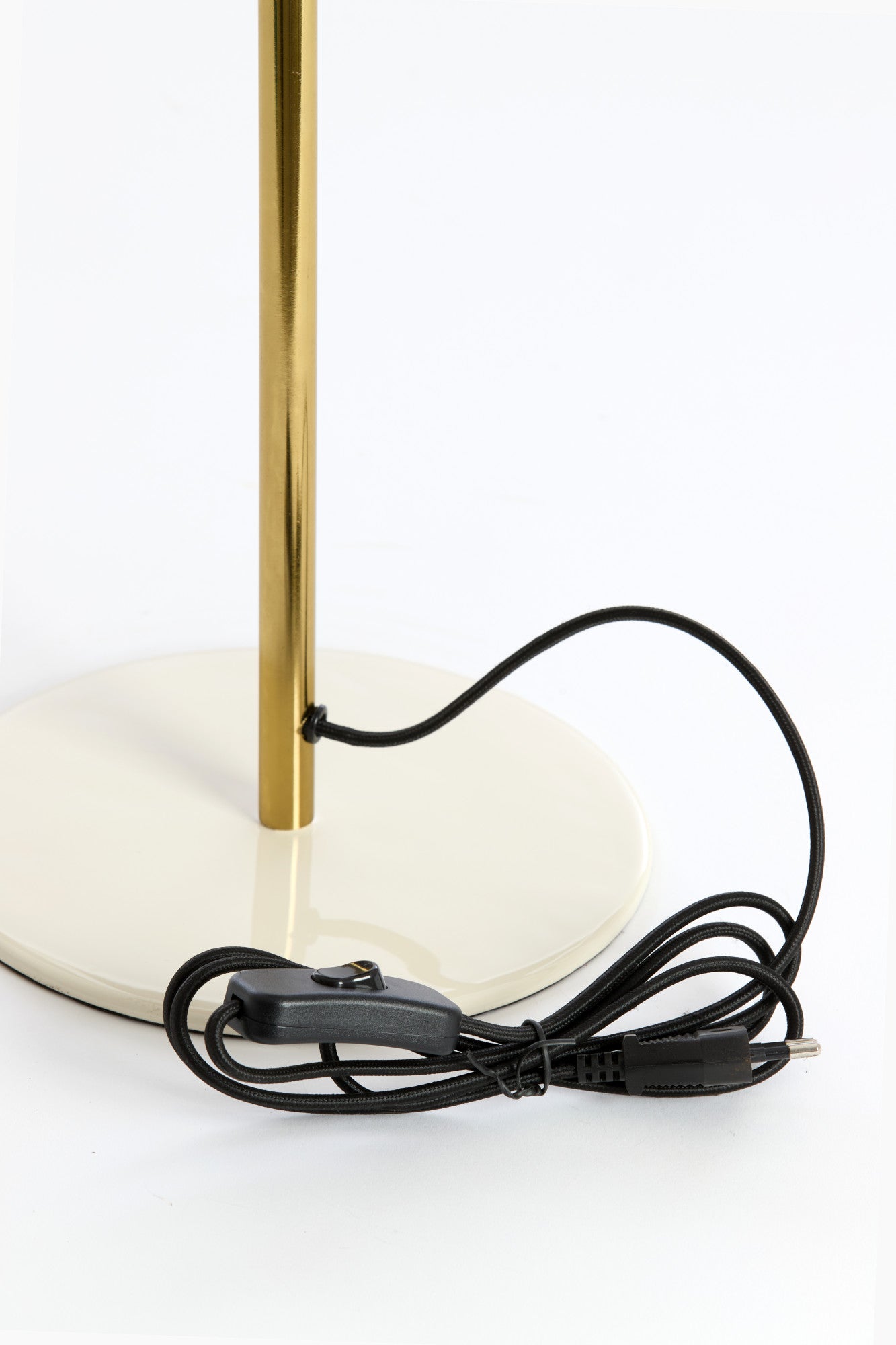 moderne-tafellamp-wit-goud-light-living-surin-variant-image5