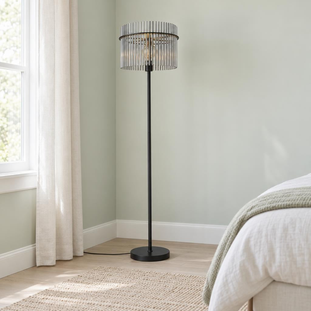 Svart klassisk golvlampa Obolg GORLEY – miljöbild