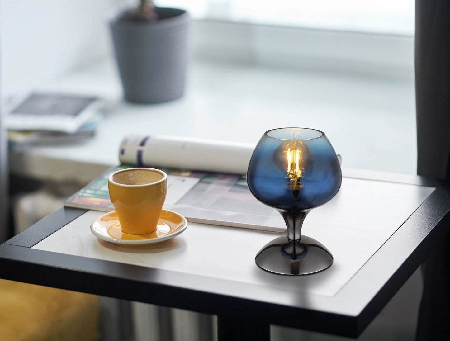 moderne-tafellamp-met-glazen-kap-en-rocker-maxy-variant-image3