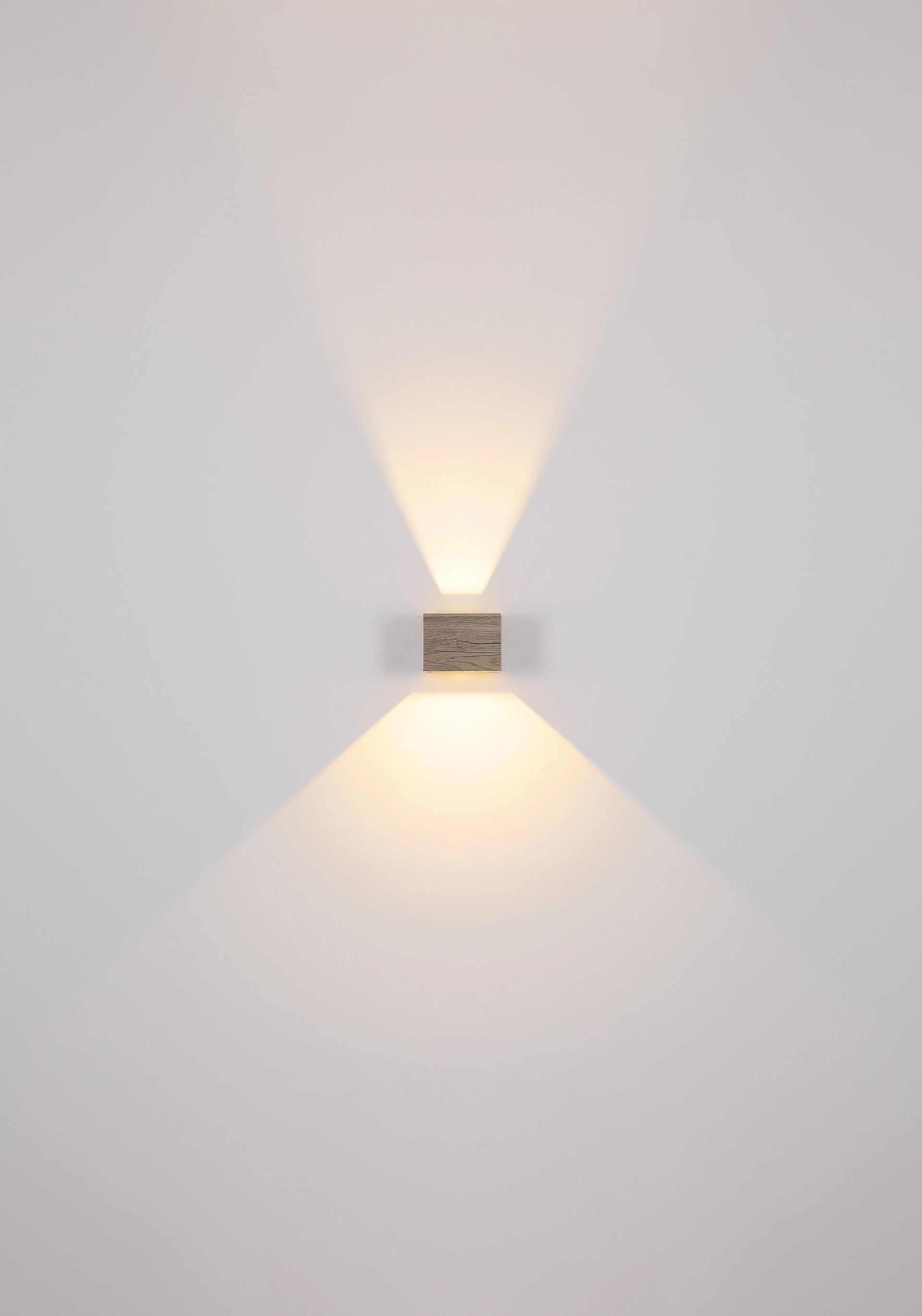 moderne-vierkante-wandlamp-met-houtlook-alina-variant-image6