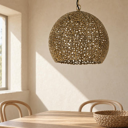Moderne rund, gylden pendel Light & Living Sinula – stemningsbillede
