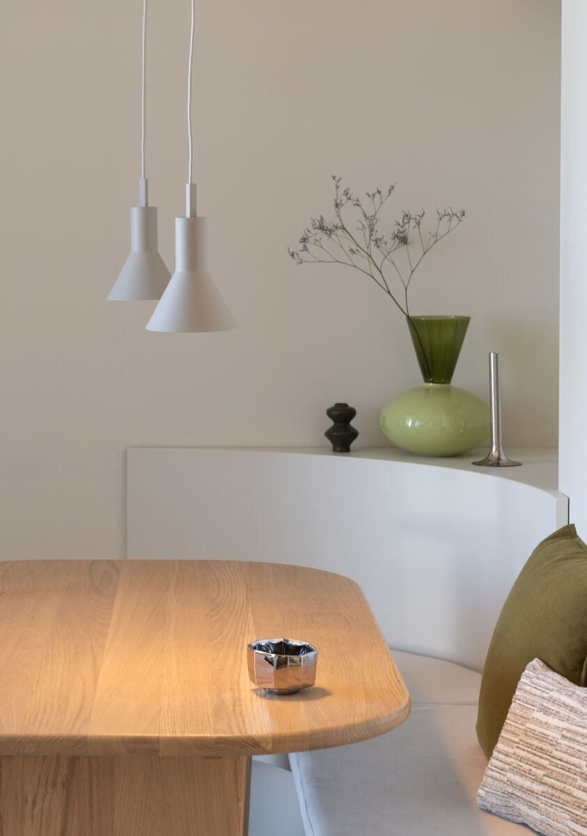 Lampada a sospensione in metallo color sabbia elegante It's About RoMi Stavanger – immagine 9