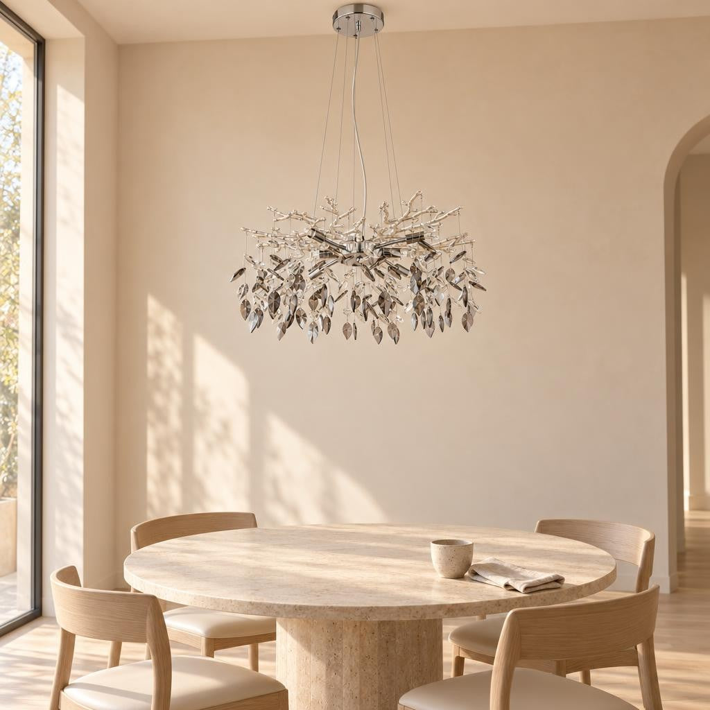 Elegant kromlysekrone med glaskrystaller Danna – stemningsbillede