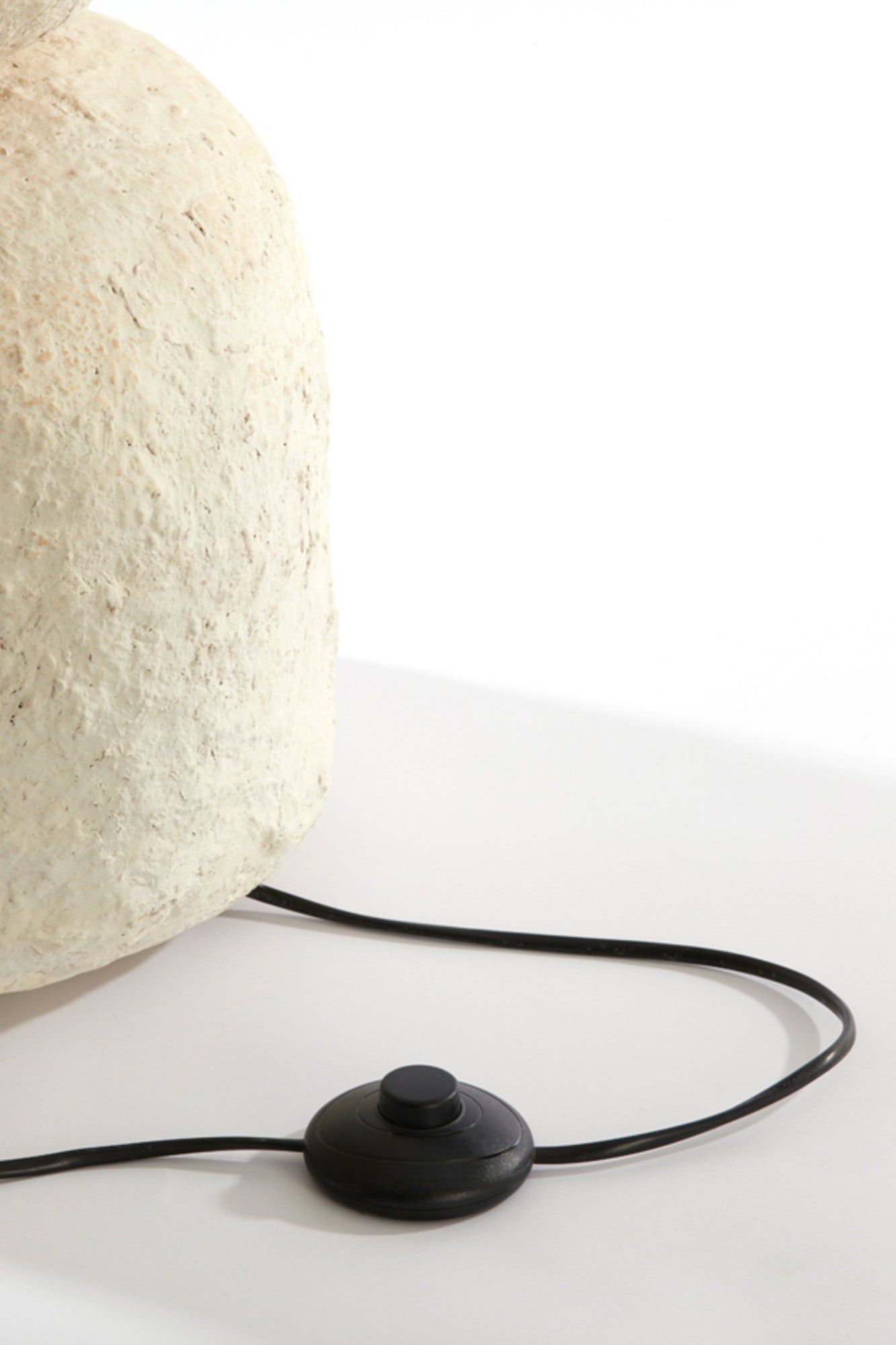 houten-vloerlamp-met-unieke-voet-light-living-marree-variant-image8