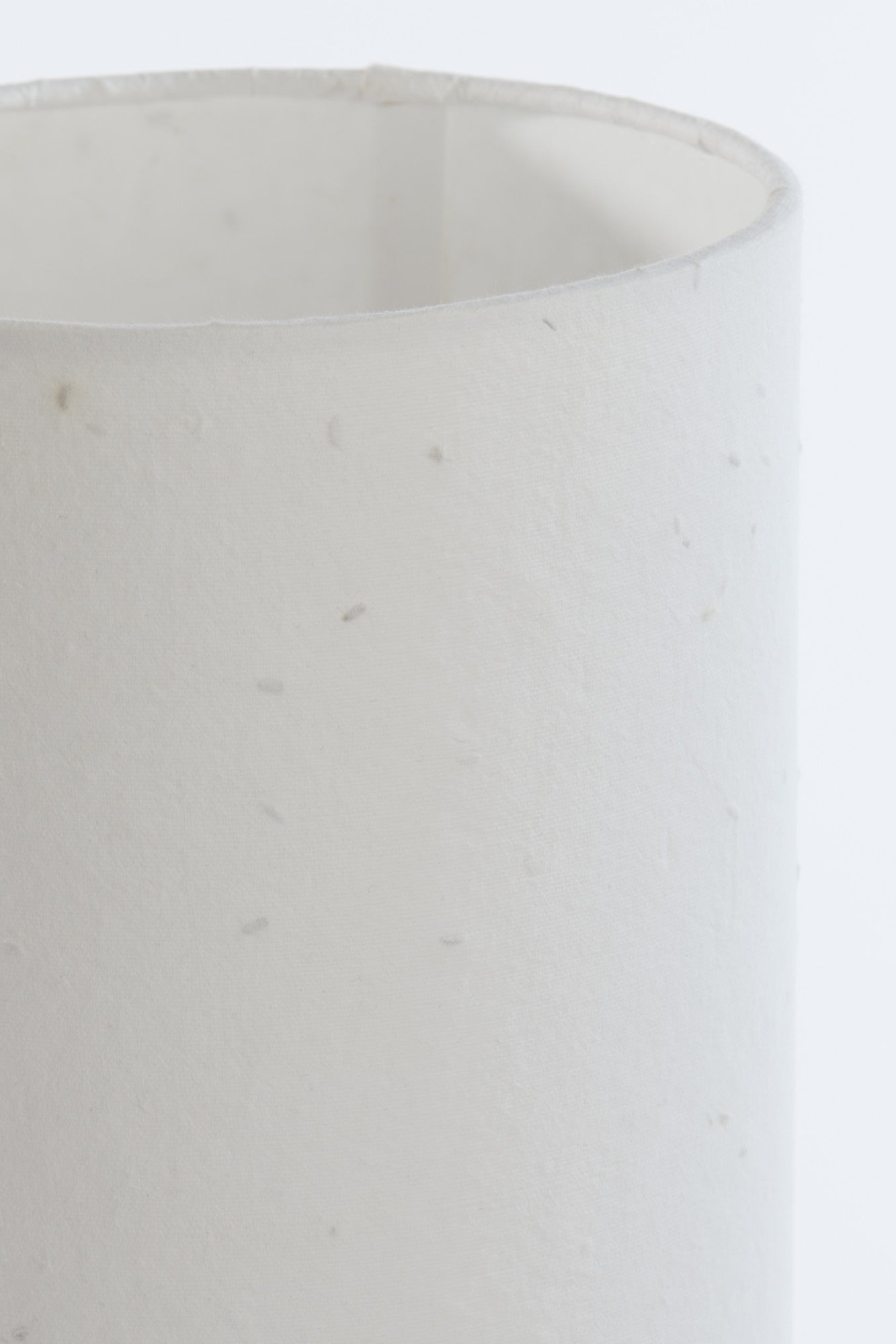 moderne-witte-kokervormige-tafellamp-light-living-raeni-variant-image3