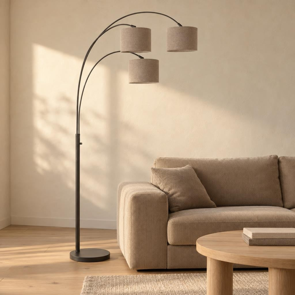 moderne-booglamp-met-bruine-kappen-steinhauer-sparkled-light-ai-sfeer_image