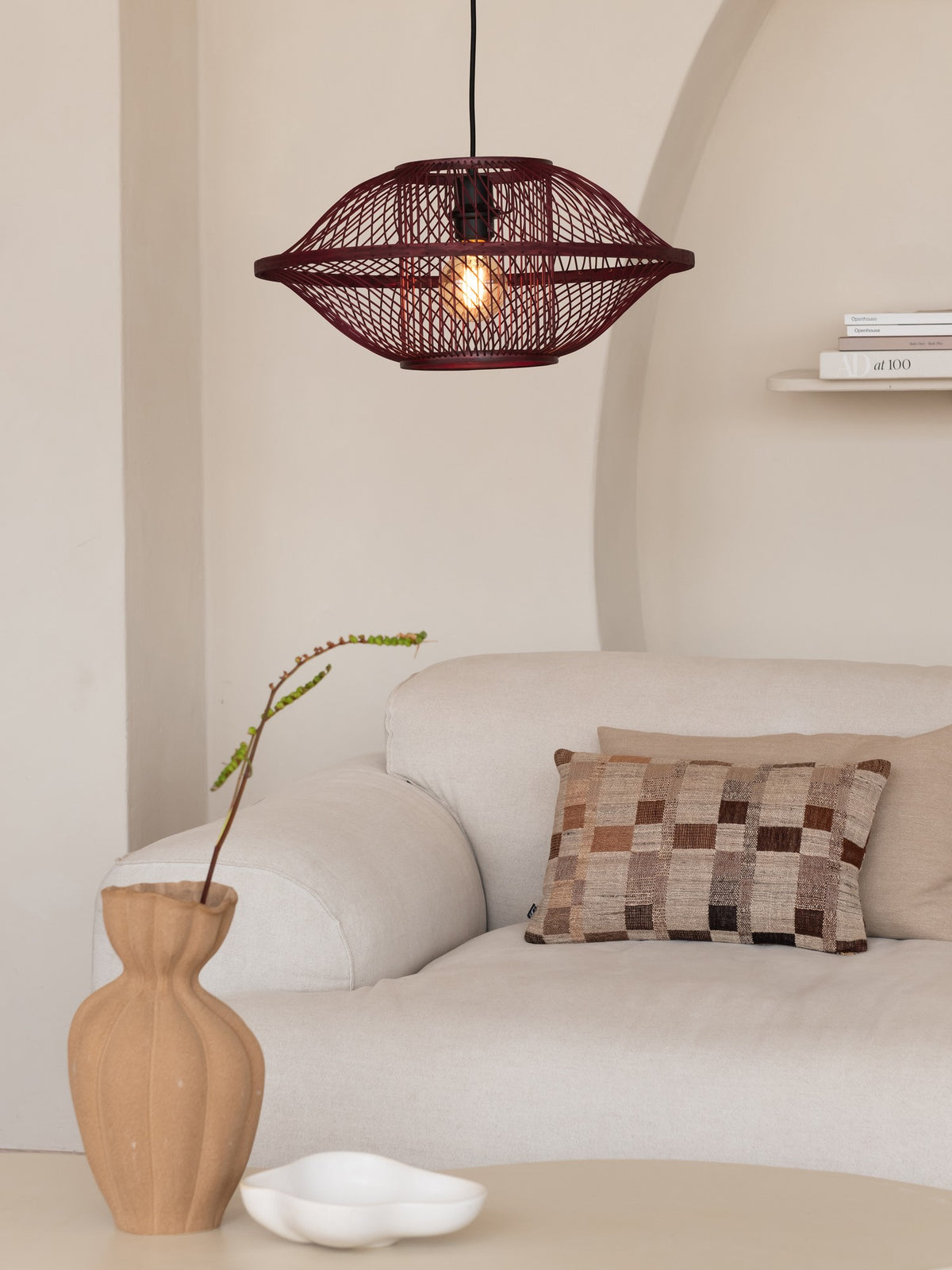 Bordeauxrode bamboe hanglamp met open vlechtwerk Ø50 cm GOOD&MOJO Maui – afbeelding 1