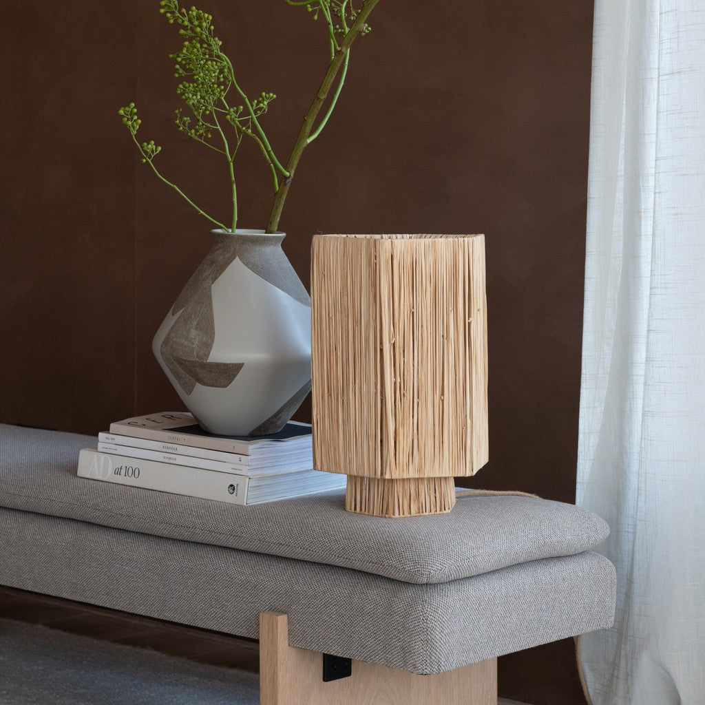 Grande lâmpada de mesa de rafia de cor natural GOOD&MOJO Panama – fotografia de ambiente