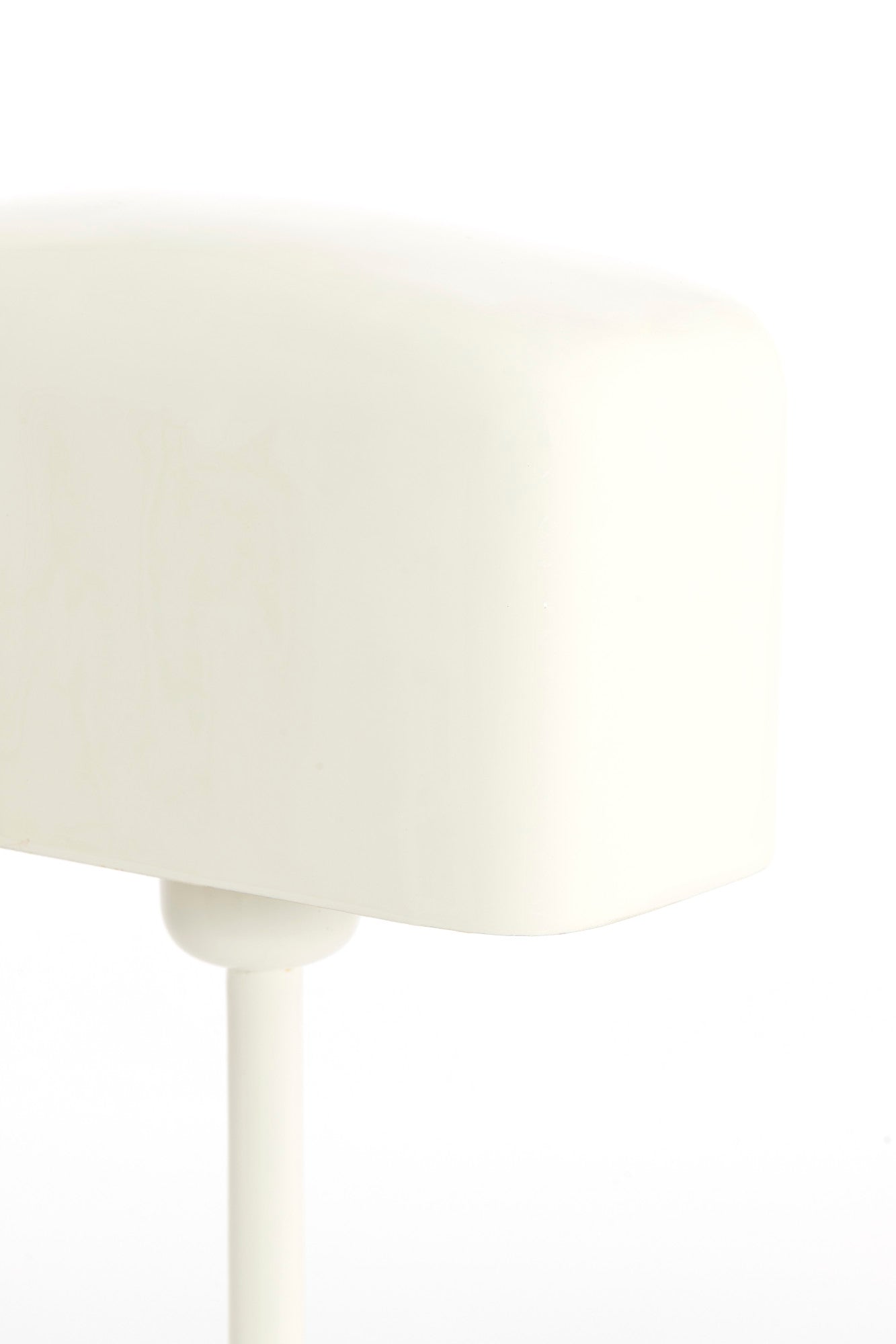 zachte-creme-tafellamp-met-gezellige-glans-light-living-elenie-variant-image2