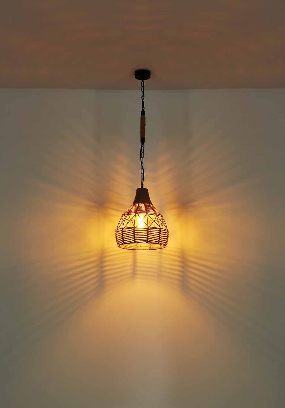 zwarte-hanglamp-bohemian-metaal-touw-globo-halia-variant-image3