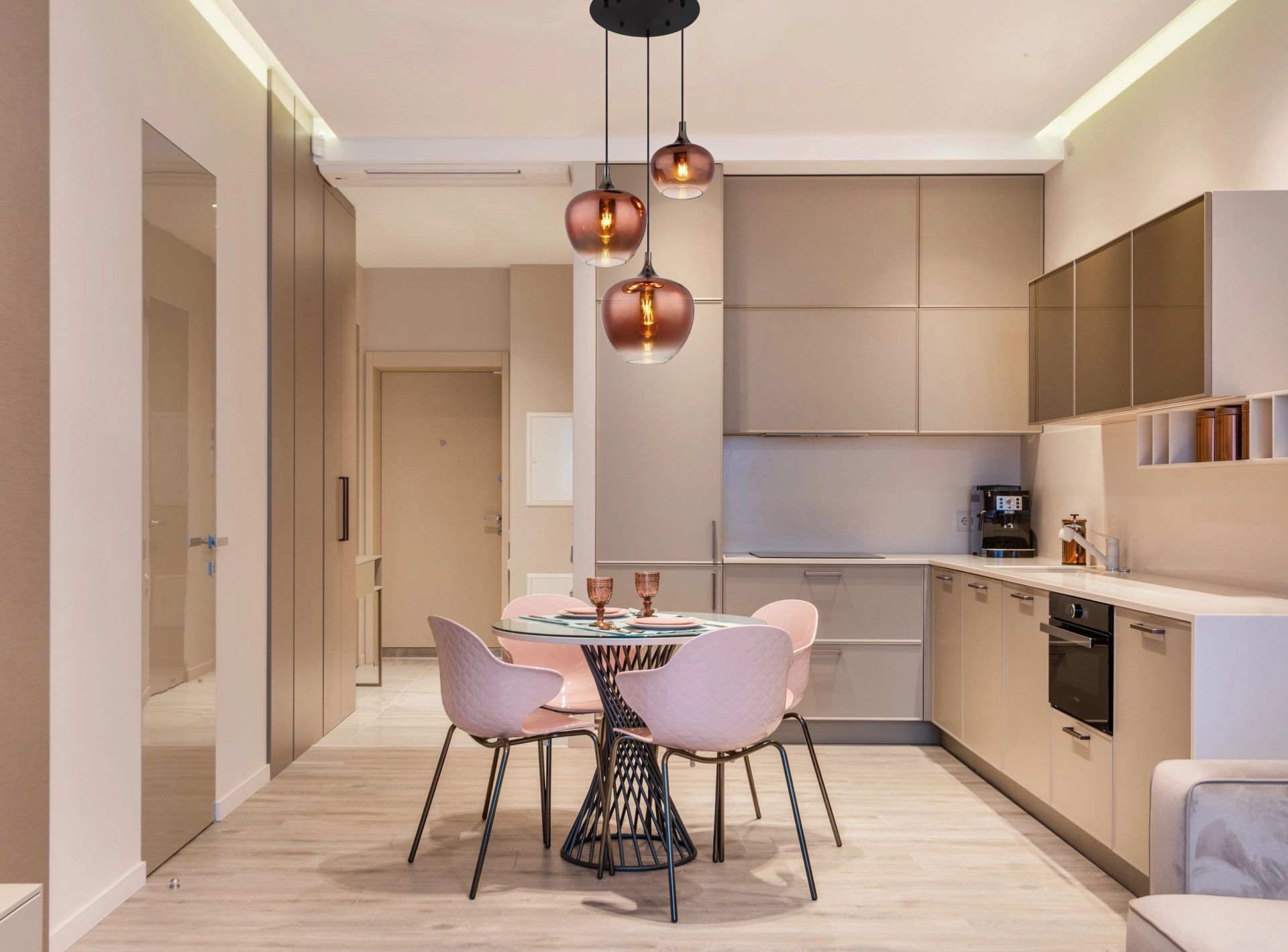 moderne-hanglamp-met-glaskappen-in-koper-maxy-variant-image3