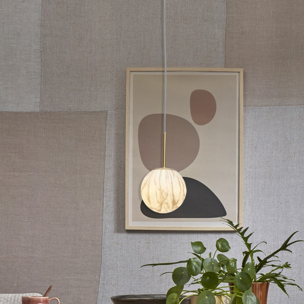 goudkleurige-hanglamp-dessinbol-klein-its-about-romi-carrara-ai-sfeer_image
