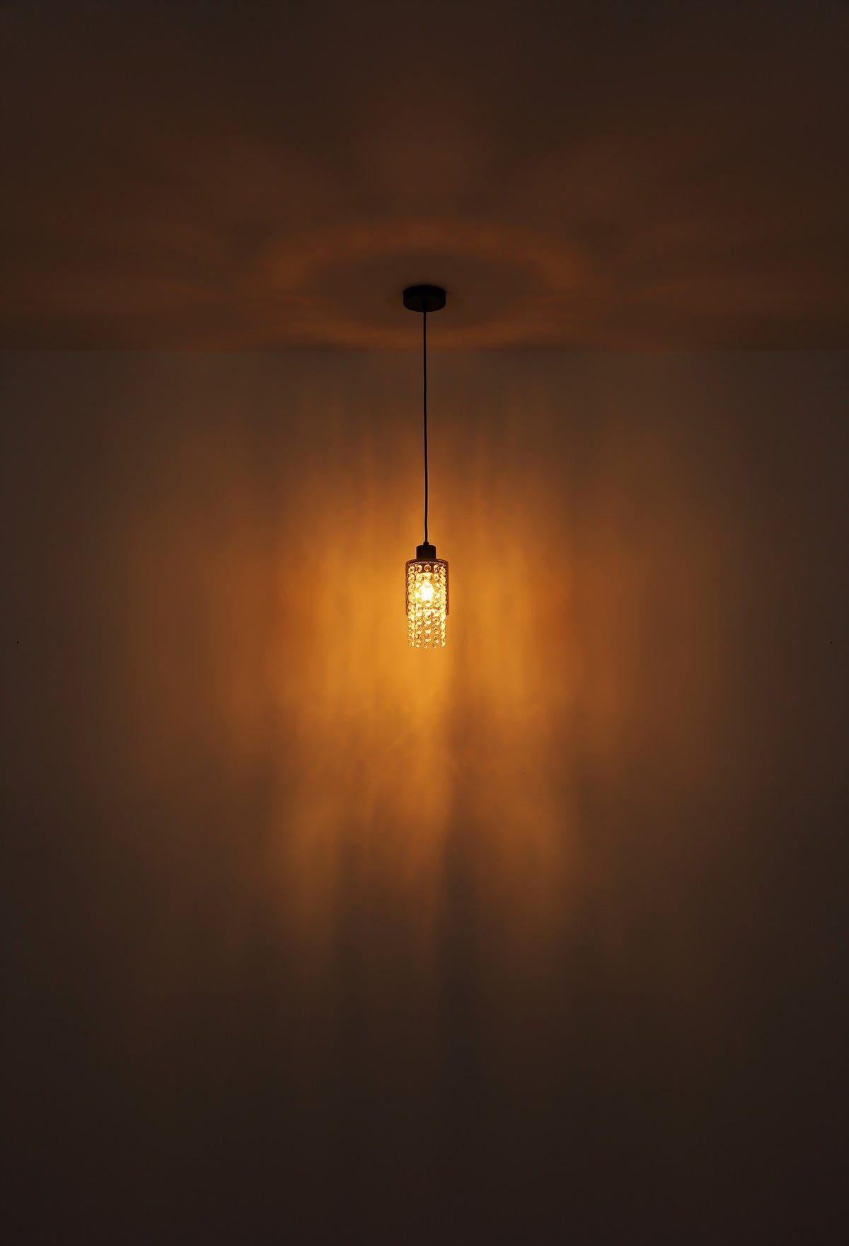 Lampadario elegante a 4 luci in vetro nero – immagine 4