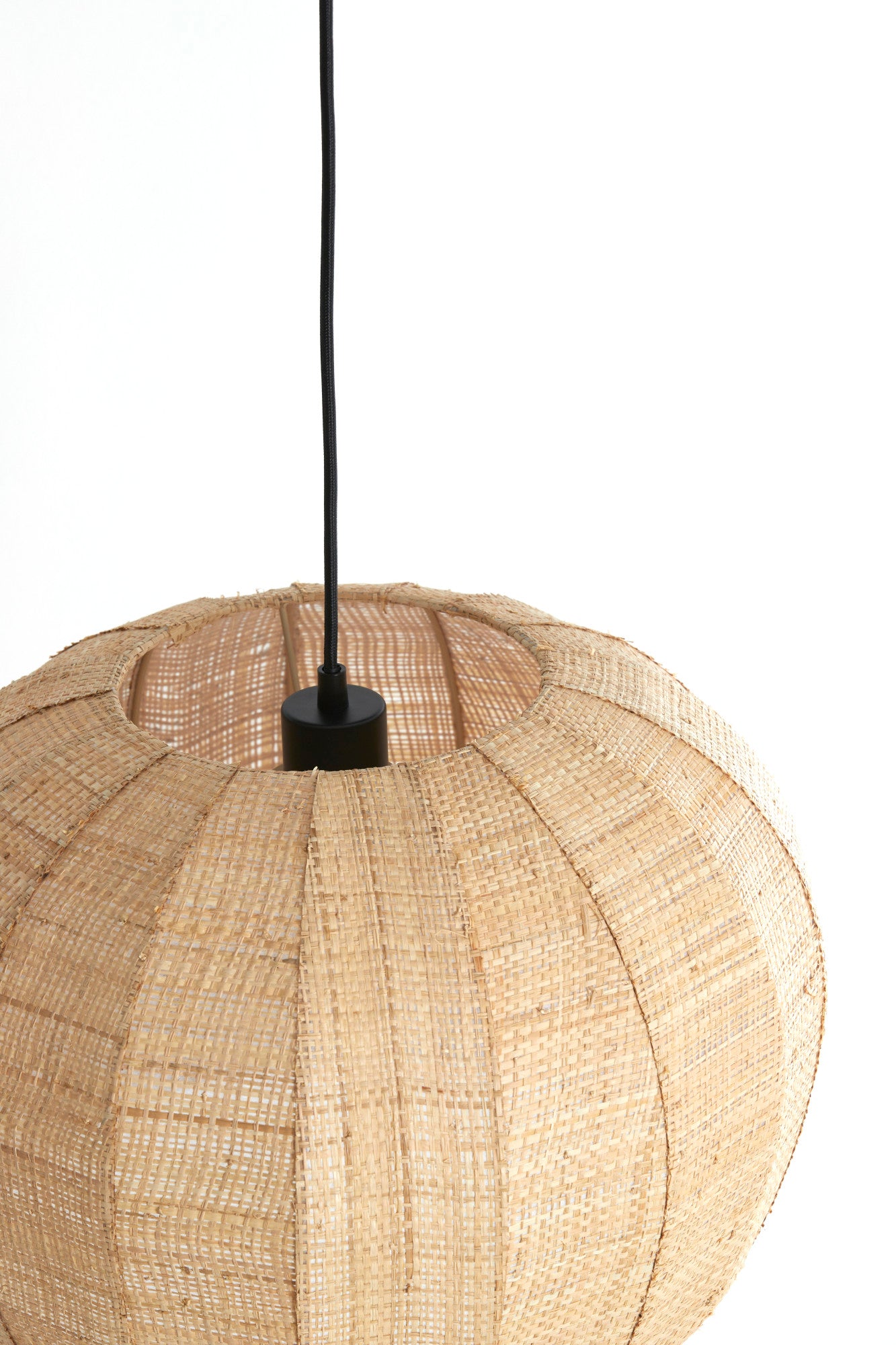natuurlijke-rotan-hanglamp-in-naturel-tint-light-living-rafaella-variant-image5