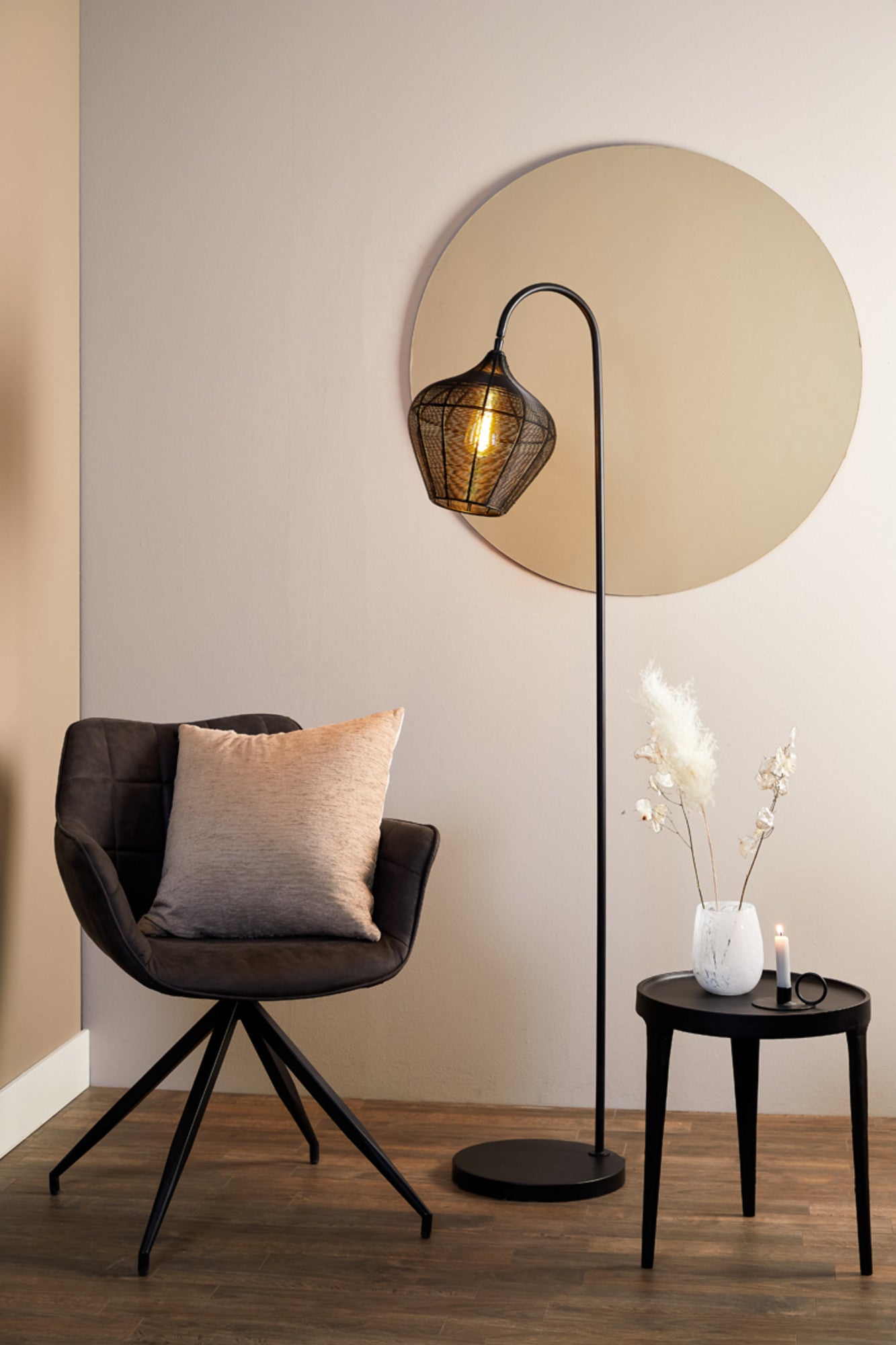 zwarte-gevlochten-vloerlamp-light-living-alvaro-variant-image3
