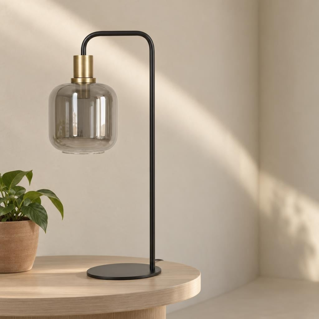 Glastbordlampe i bronze og sort – Light & Living Lekar – stemningsbillede