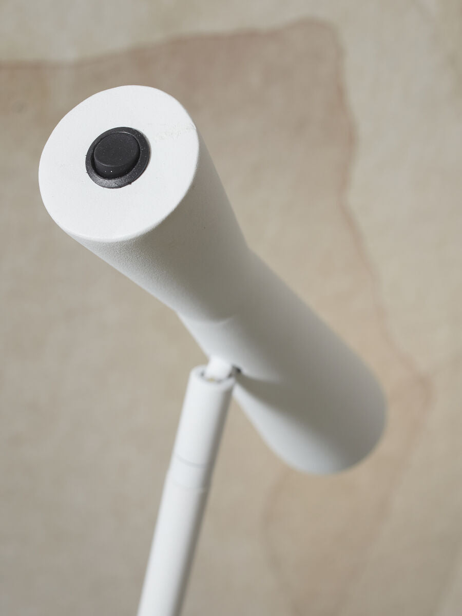 metalen-witte-retro-vloerlamp-its-about-romi-bordeaux-variant-image3