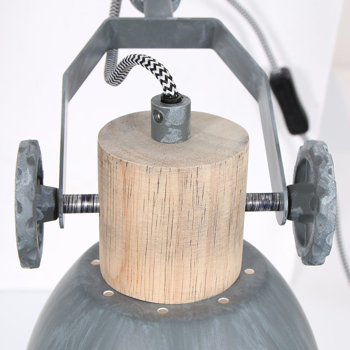 industriele-wandlamp-mexlite-gearwood-variant-image5