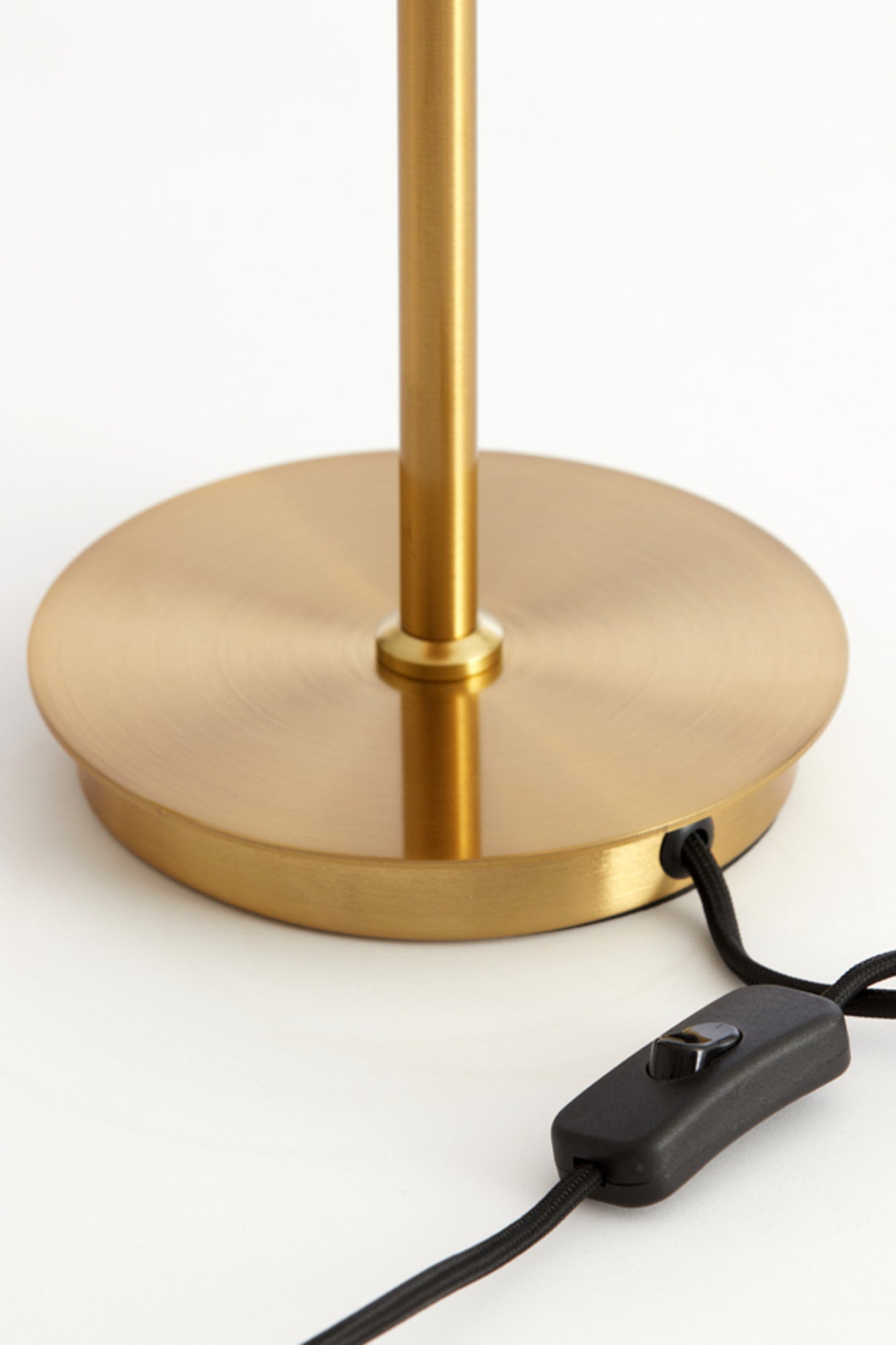 gouden-glazen-tafellamp-light-living-medina-variant-image7