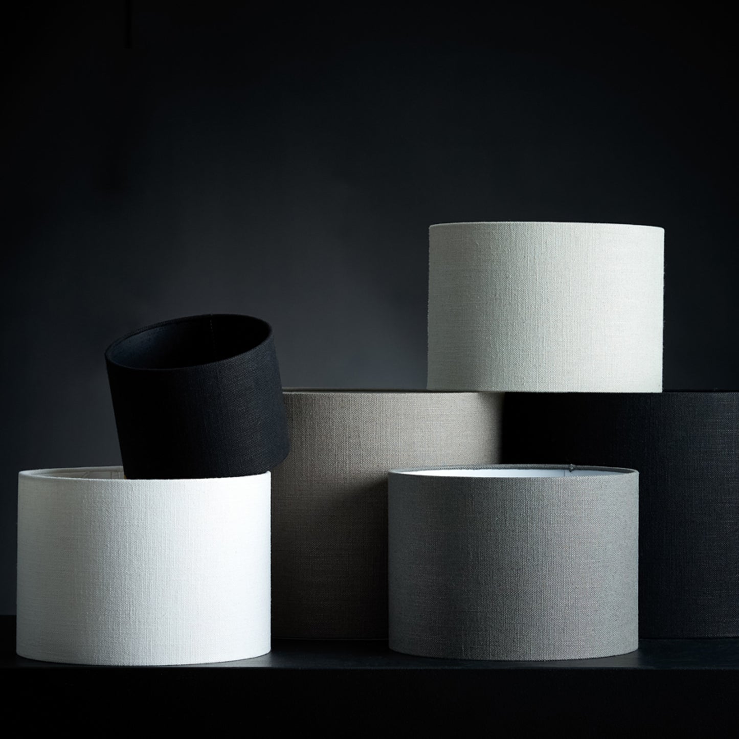 cilindervormige-lampenkap-in-taupe-stof-light-living-livigno-variant-image3