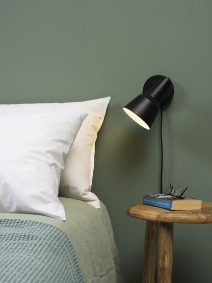retro-metalen-zwarte-wandlamp-its-about-romi-valencia-variant-image1