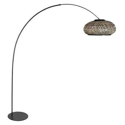 zwarte-booglamp-met-bamboekap-en-ronde-voet-anne-light-curve-main-image
