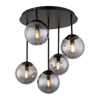 Zwarte metalen plafondlamp met vijf rookglazen bollen en ronde plafondplaat