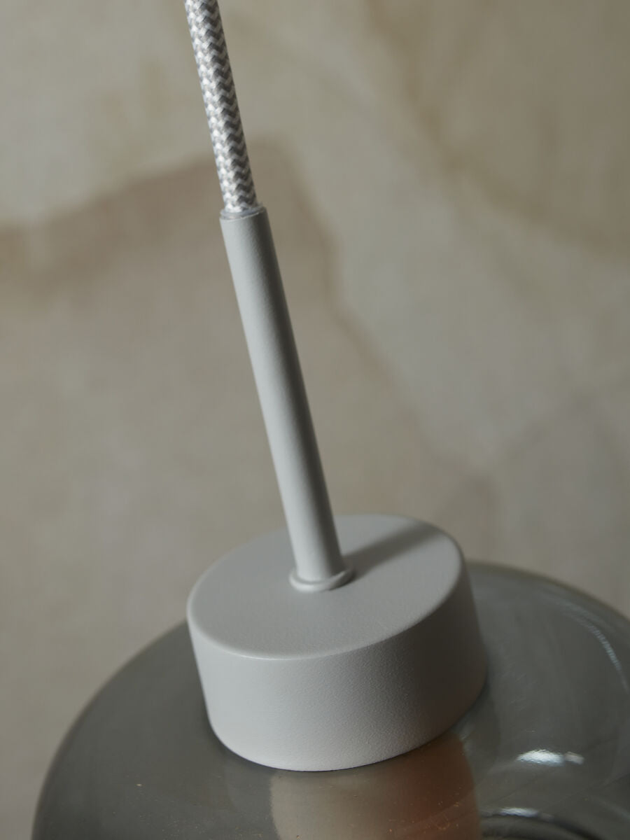 klassieke-grijze-hanglamp-glas-metaal-its-about-romi-verona-variant-image5