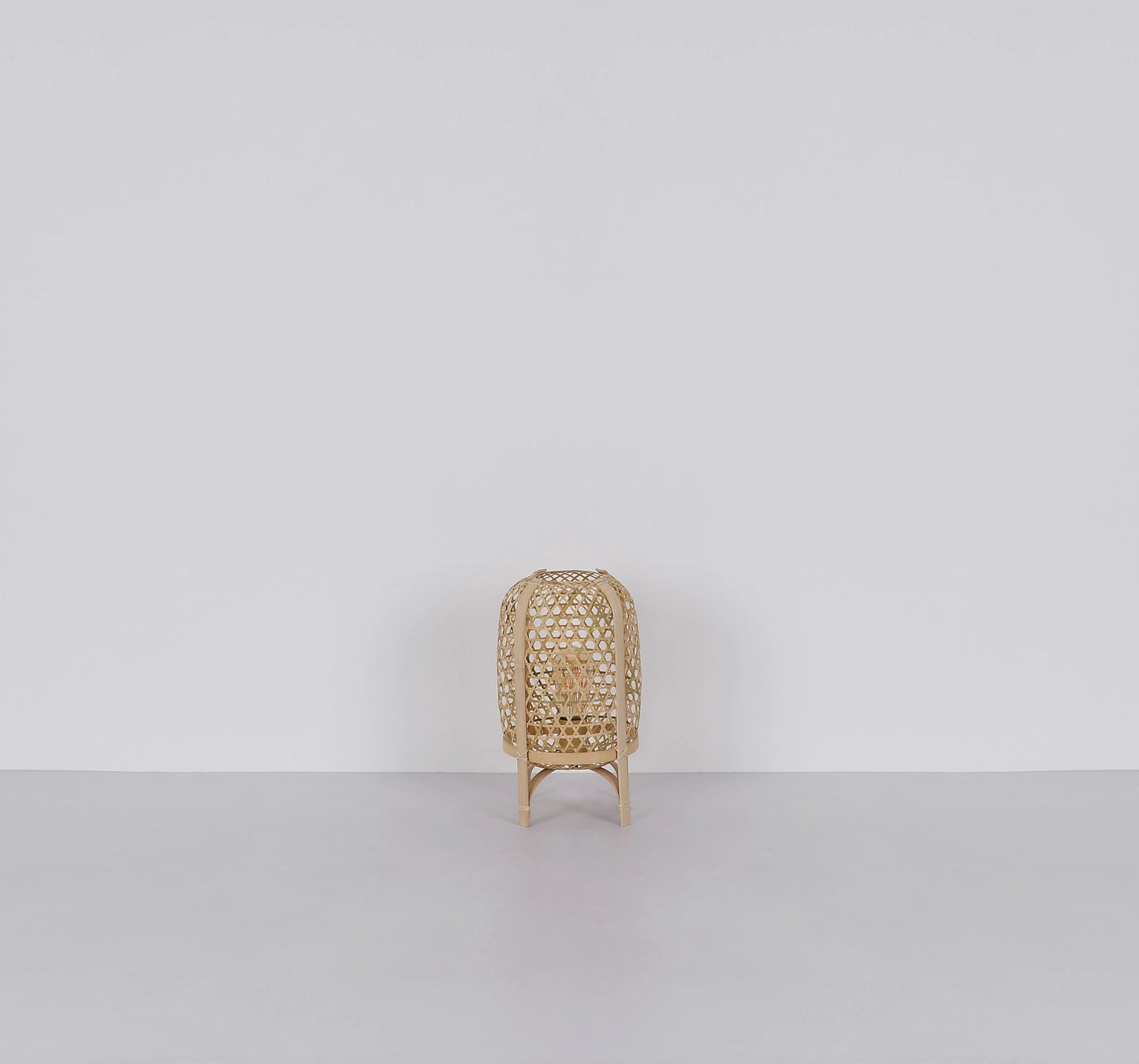 tafellamp-van-bamboe-en-metaal-modern-design-cairo-variant-image5