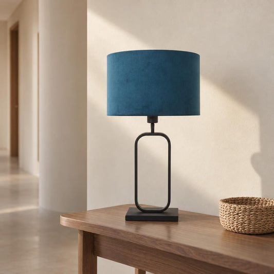 Steinhauer Stang tafellamp met blauwe velours kap – sfeerbeeld