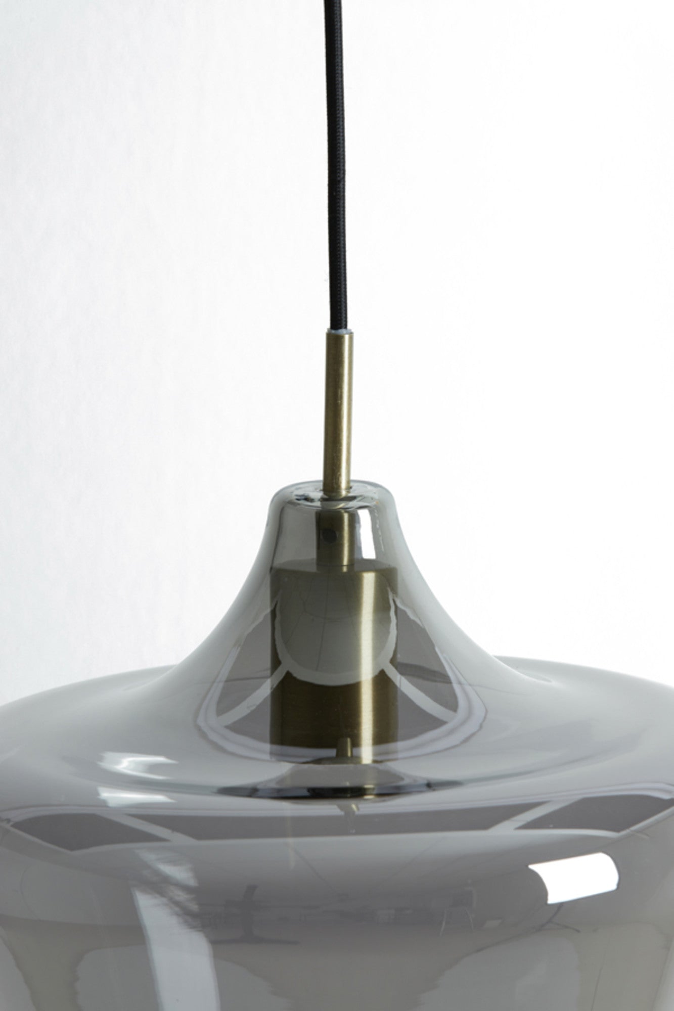 retro-zwarte-hanglamp-rookglas-light-living-solly-variant-image6