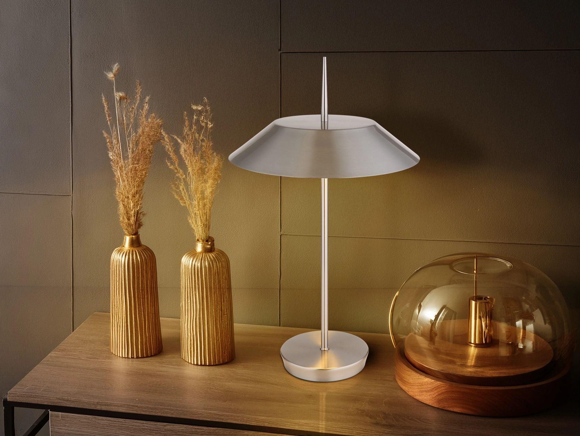 moderne-ronde-tafellamp-met-matte-nikkellak-brenlor-variant-image4