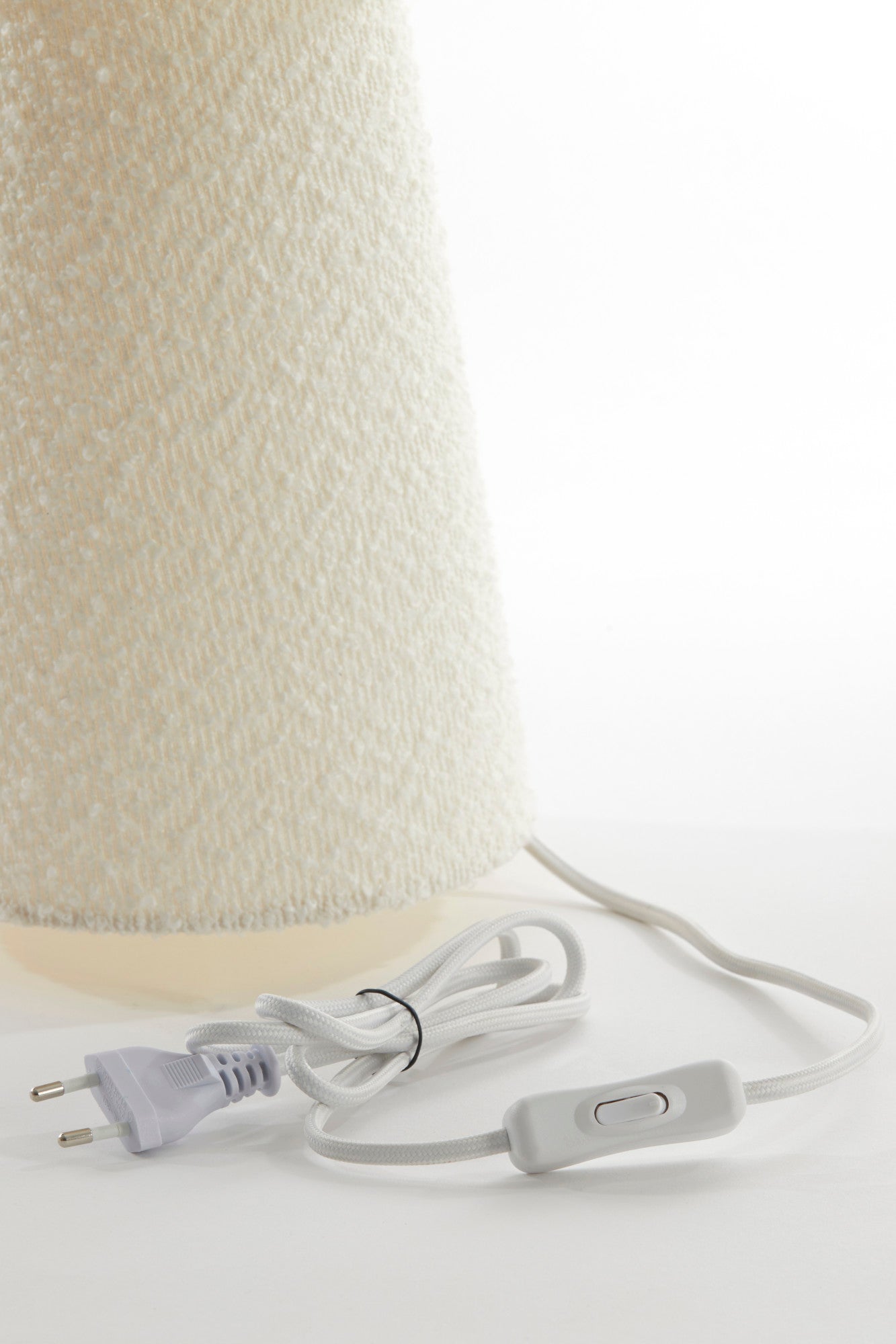 cremekleurige-stoffen-lamp-light-living-mikkel-variant-image7