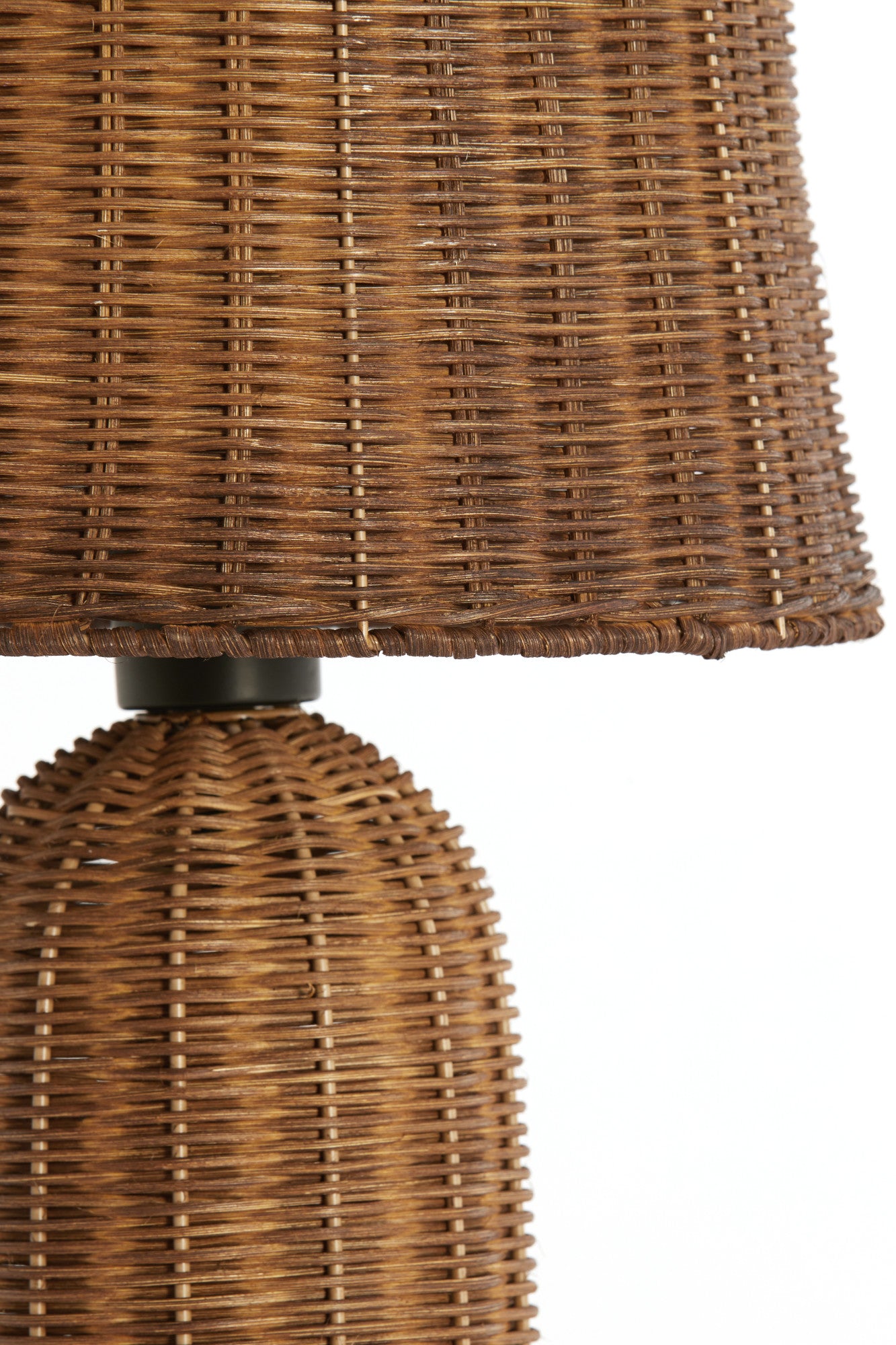 rotan-tafellamp-donkerbruin-warm-en-elegant-light-living-mandor-variant-image5