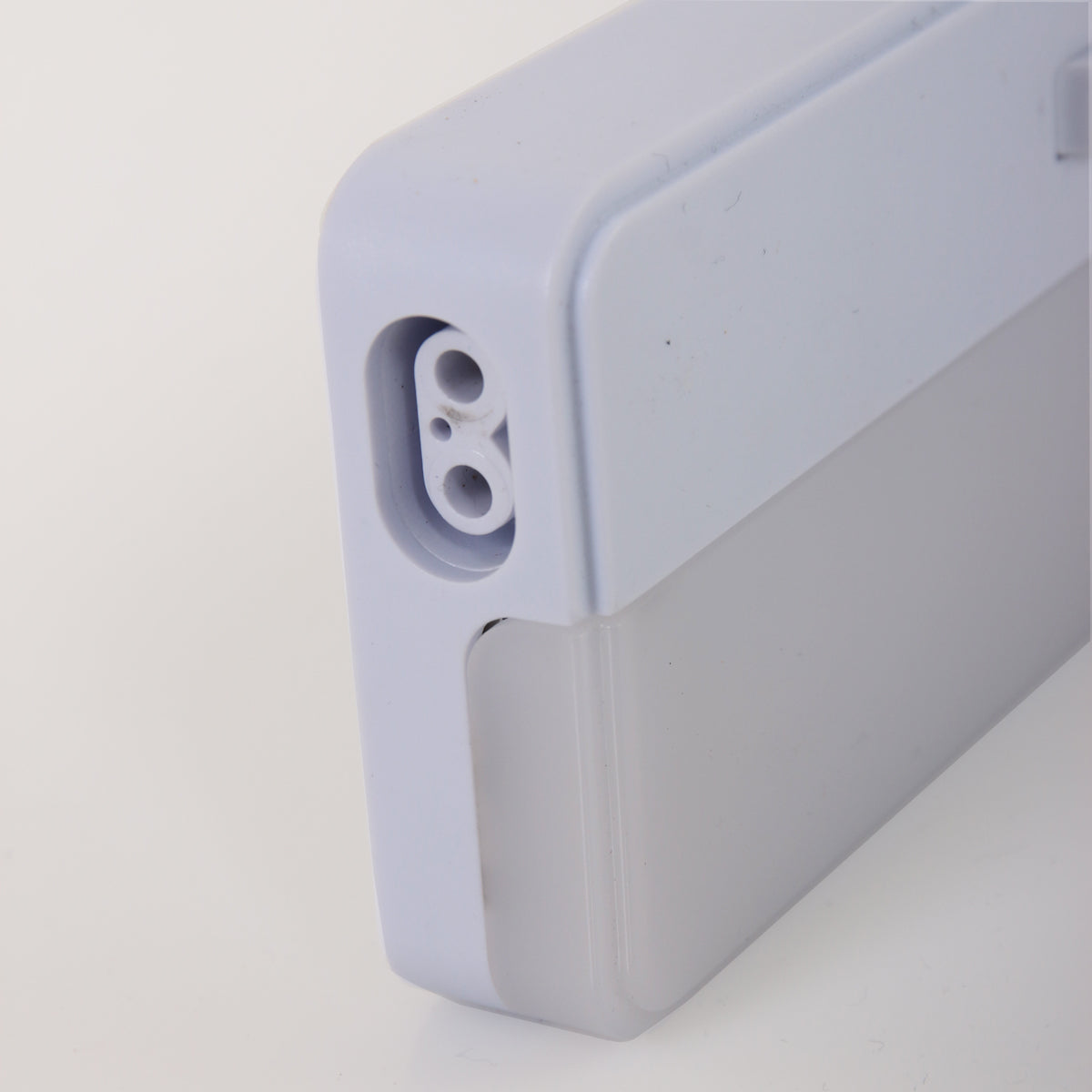 moderne-metalen-wandlamp-wit-kunststof-mexlite-ceiling-and-wall-variant-image6