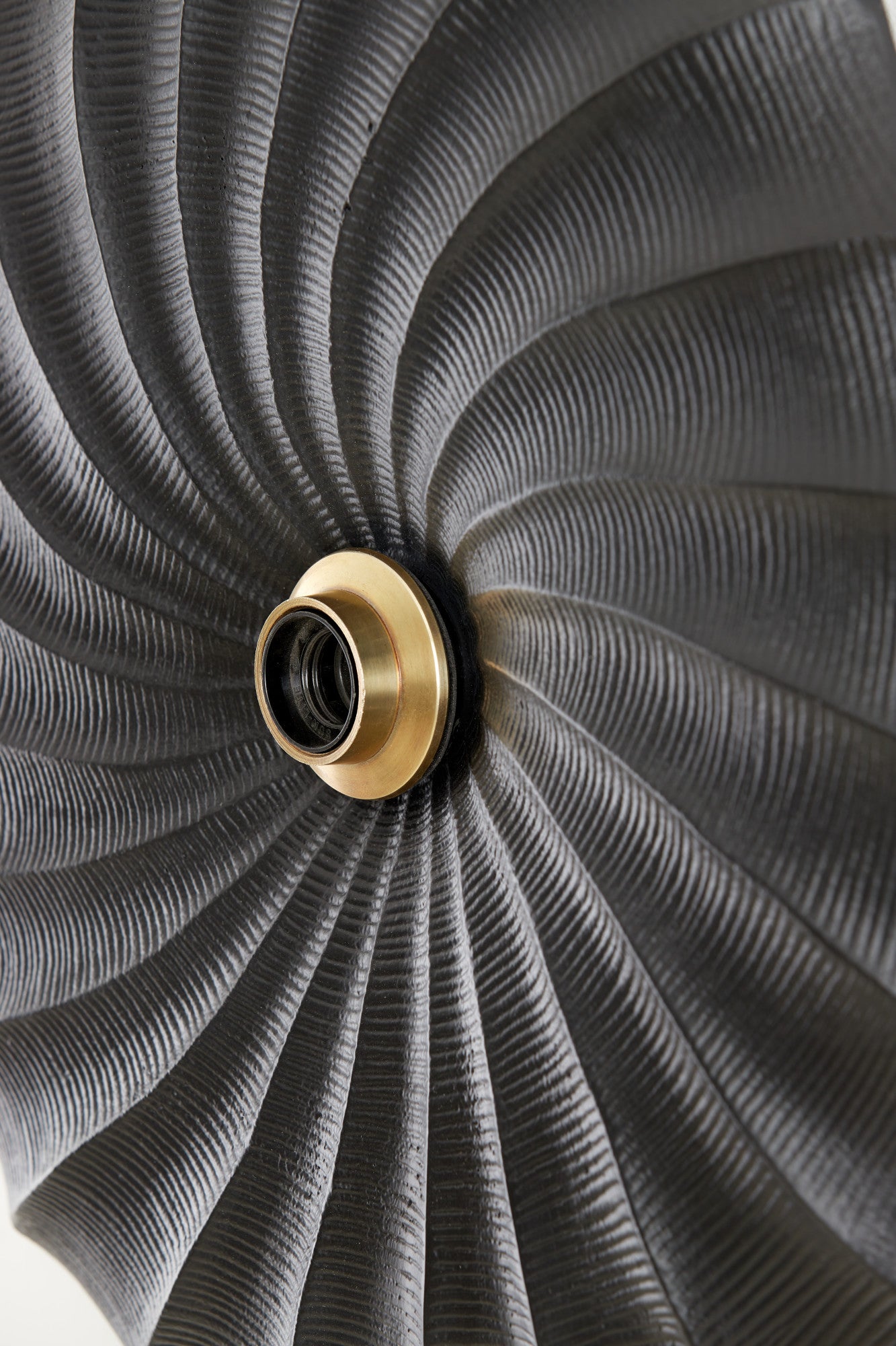 zwarte-lampenkap-gedraaid-patroon-light-living-bapato-variant-image2