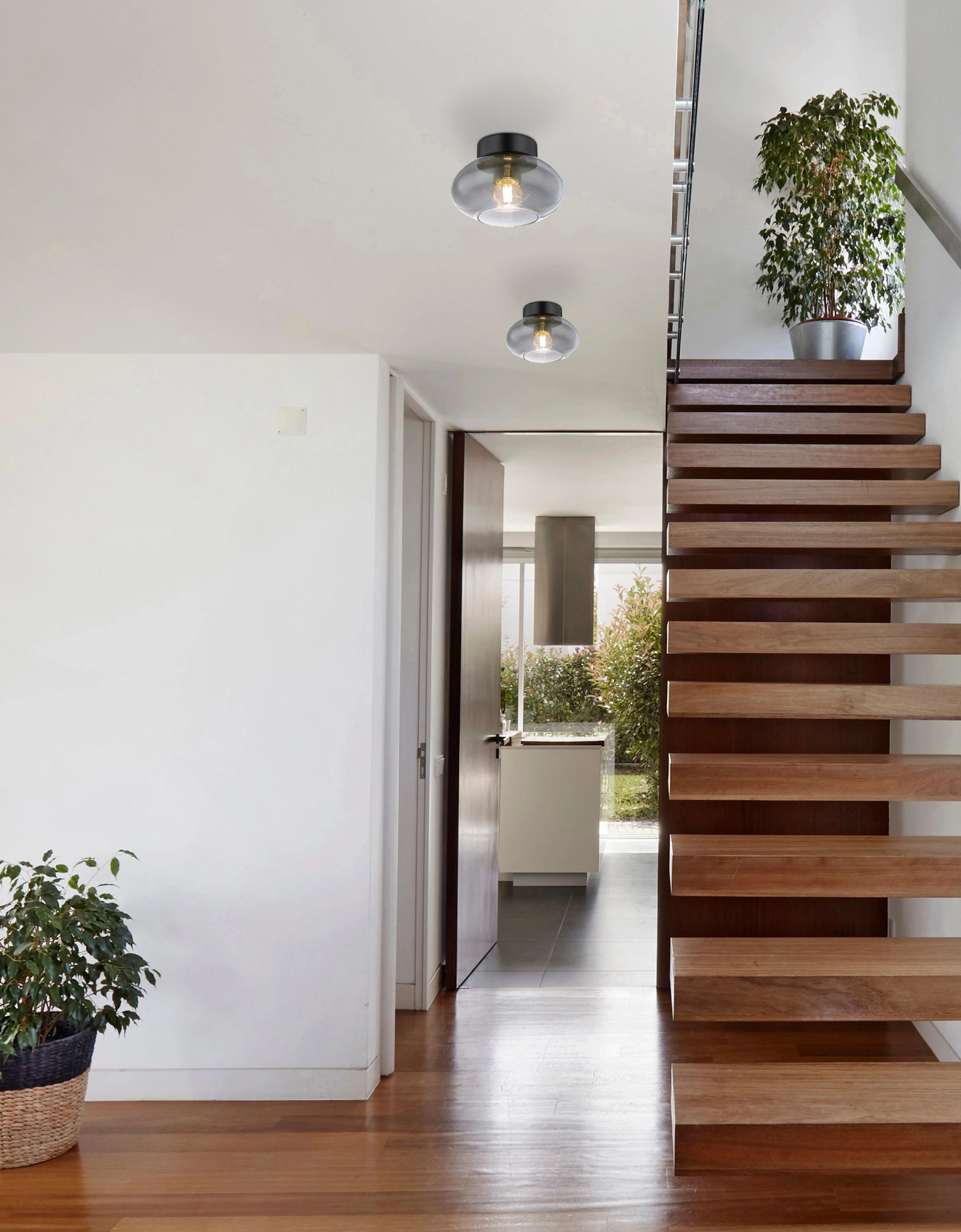 sfeervolle-plafondlamp-met-rokerig-glas-shaun-variant-image2