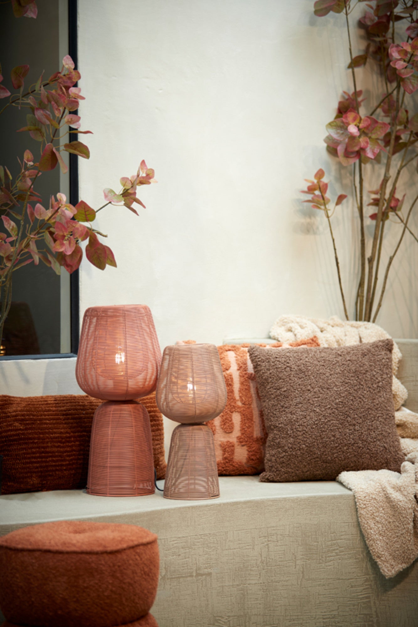 retro-roze-metalen-tafellamp-light-living-aboso-variant-image4